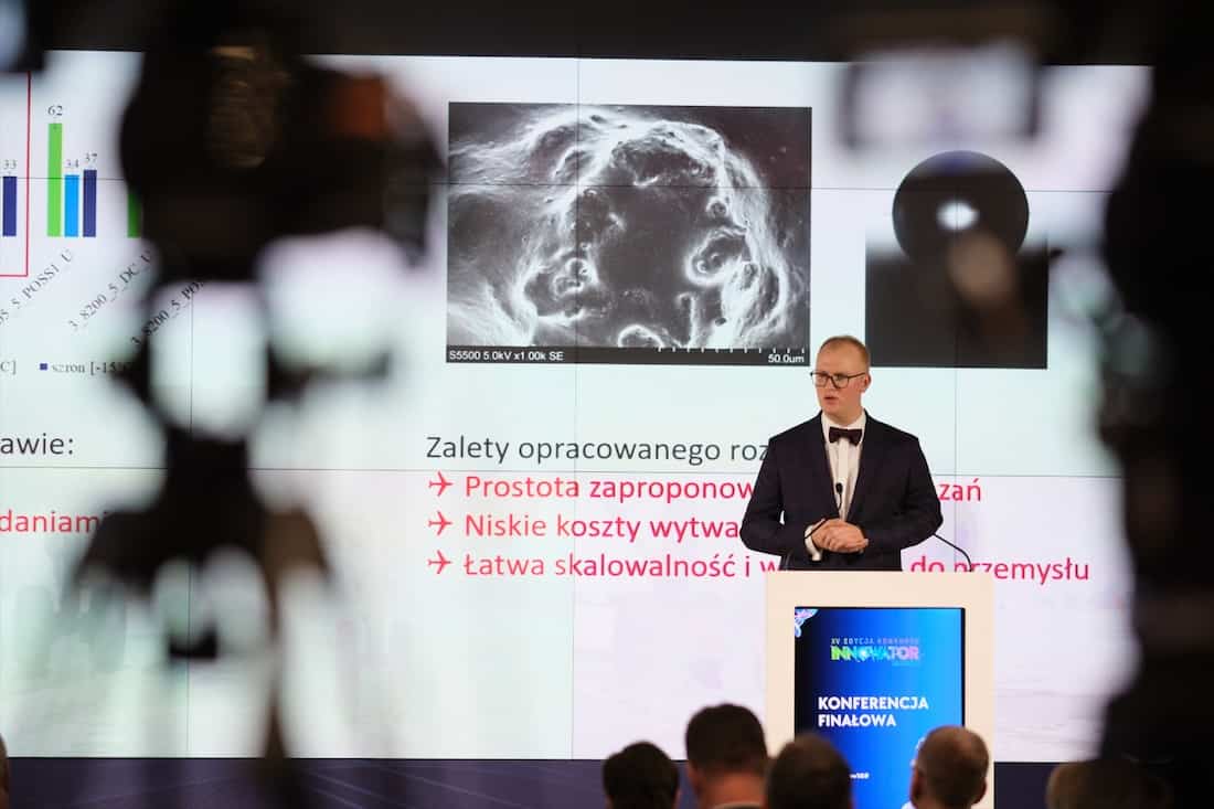 Bartłomiej Przybyszewski, Ph.D. Eng., awarded 3rd prize in the “Innovative Scientist” category of the 15th edition of the “Innovator of Mazovia”, giving a speech about innovation
